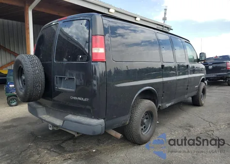 2003 Chevrolet Express G2500 z USA, uszkodzony, nr VIN 1GCFH25T431136907